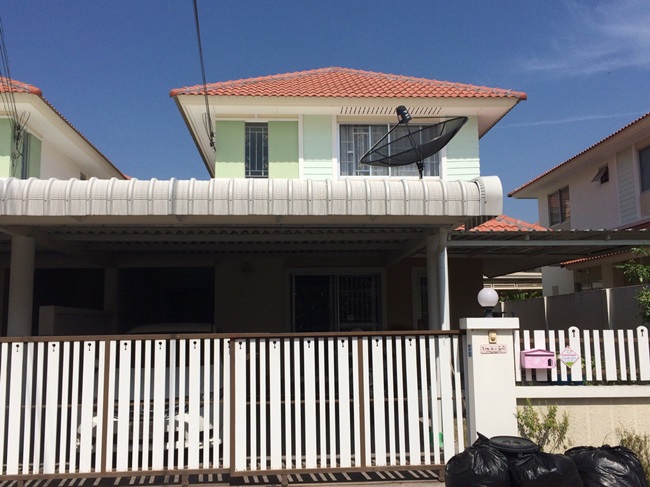 ขายบ้าน บ้านแฝด 2ชั้น หมู่บ้านสวนวิวเขา ชลบุรีสารพัดช่าง